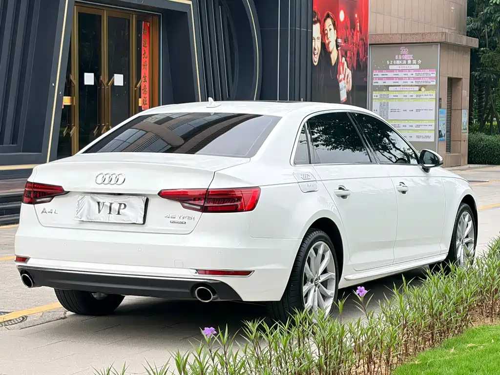Audi A4L 2016 — фото 12
