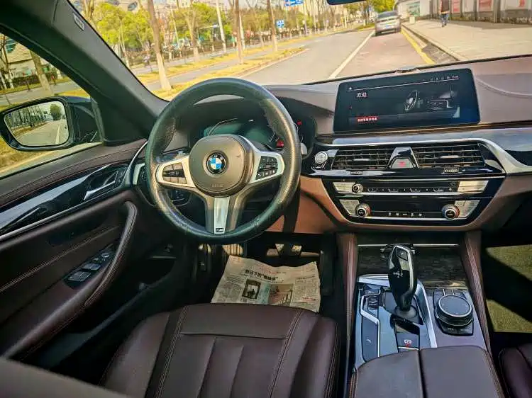 BMW 5 Series 2020 — фото 6