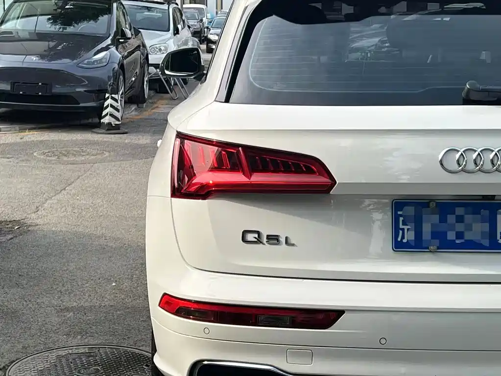 Audi Q5L 2019