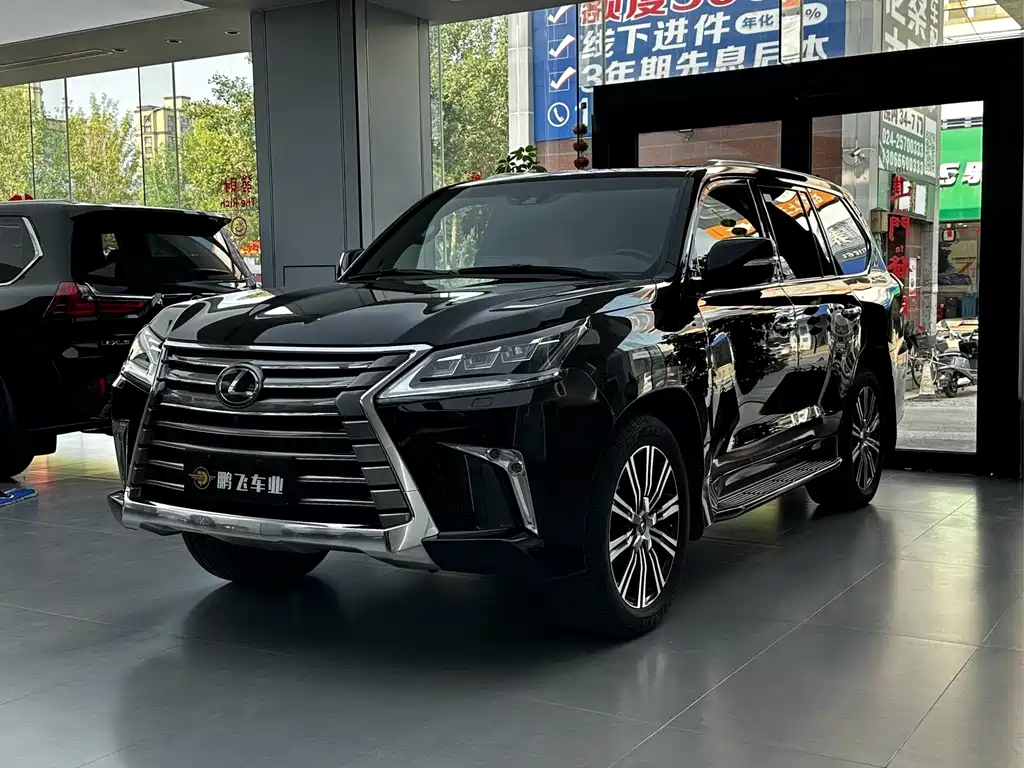 Lexus LX 2019 — фото 1