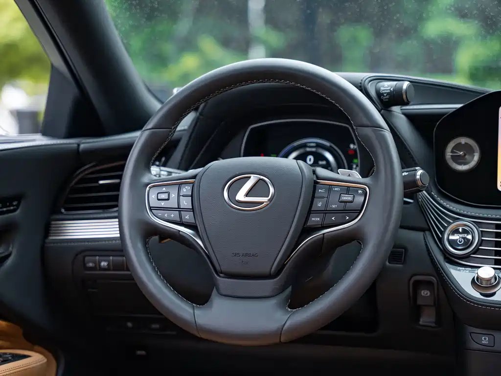Lexus LS 2023 — фото 14