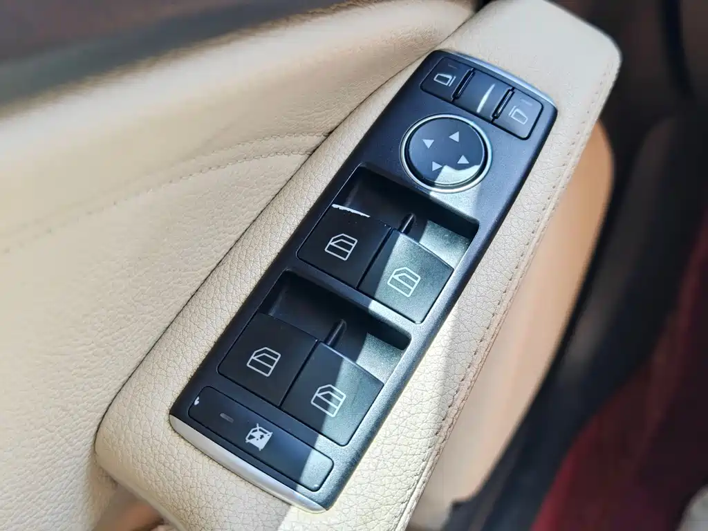 Mercedes-Benz GLA 2015 — фото 28
