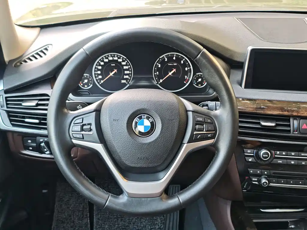 BMW X5 2017 — фото 16