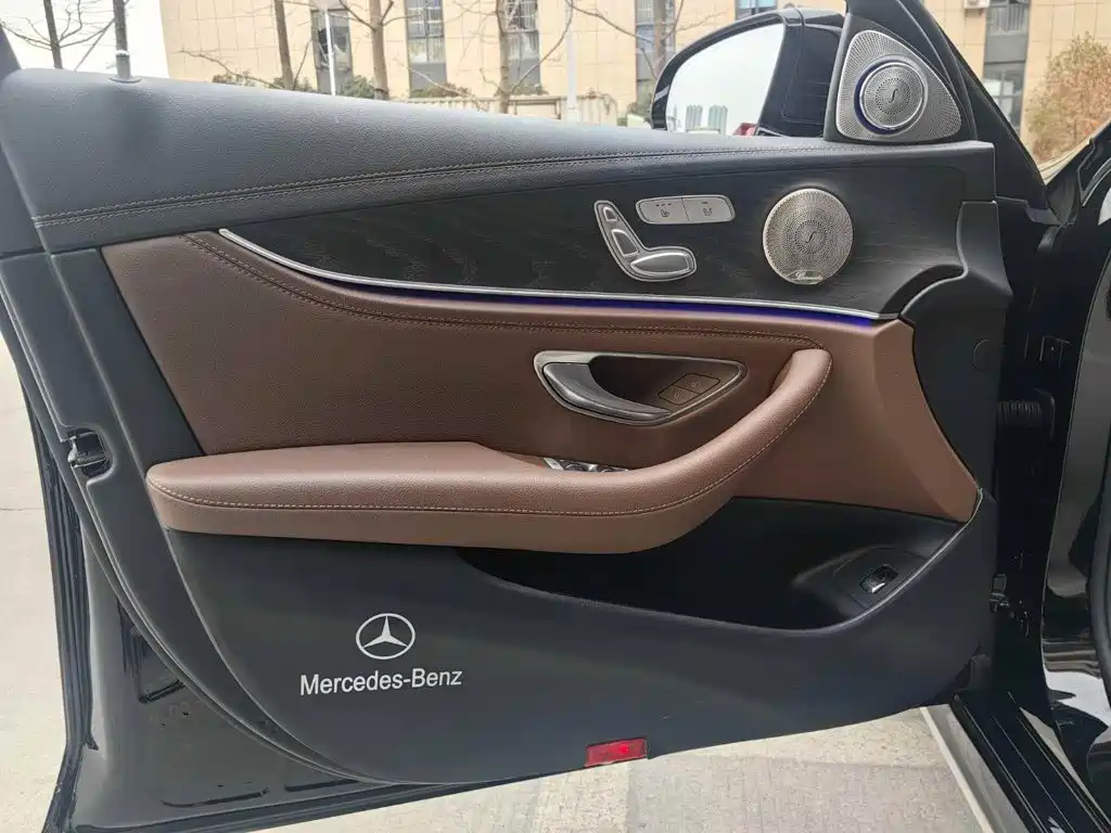 Mercedes-Benz E-Class 2022 — фото 4