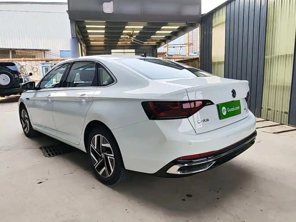 Volkswagen Sagitar 2024