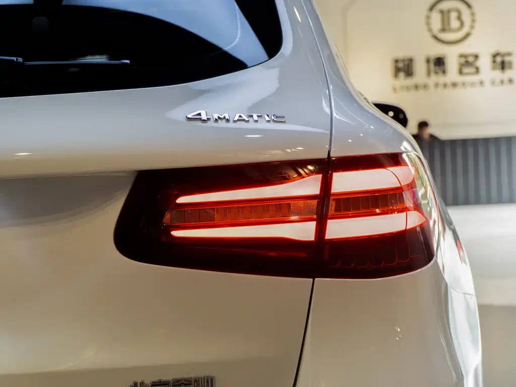 Mercedes-Benz GLC 2019 — фото 24