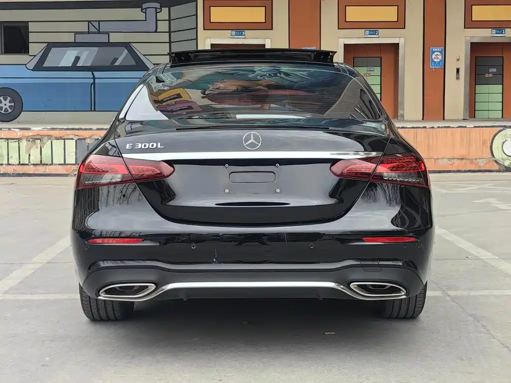 Mercedes-Benz E-Class 2022 — фото 16