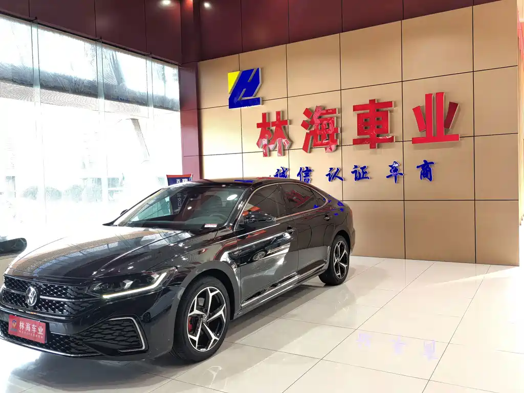 Volkswagen Passat 2025