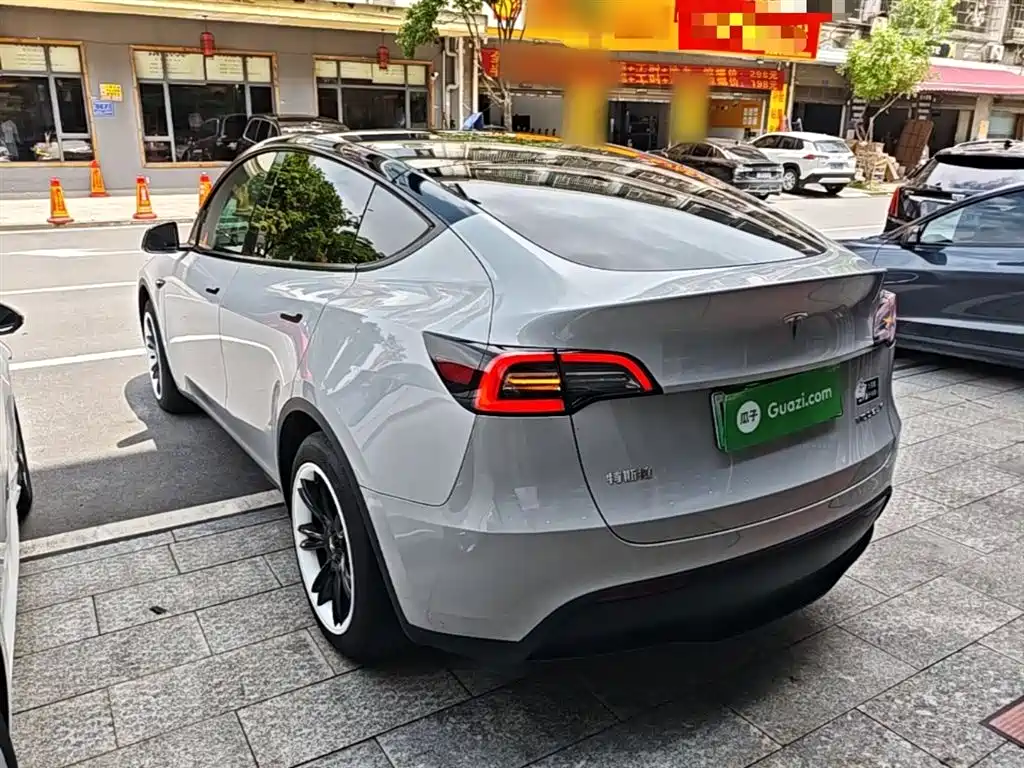 Tesla Model Y 2023 — фото 5