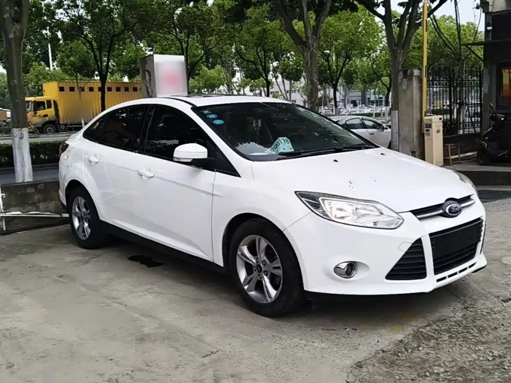 Ford Focus 2015 — фото 4