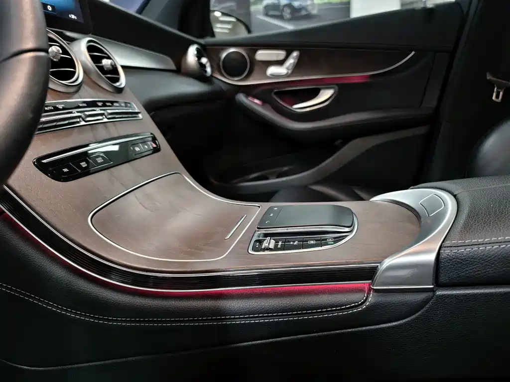 Mercedes-Benz GLC 2021