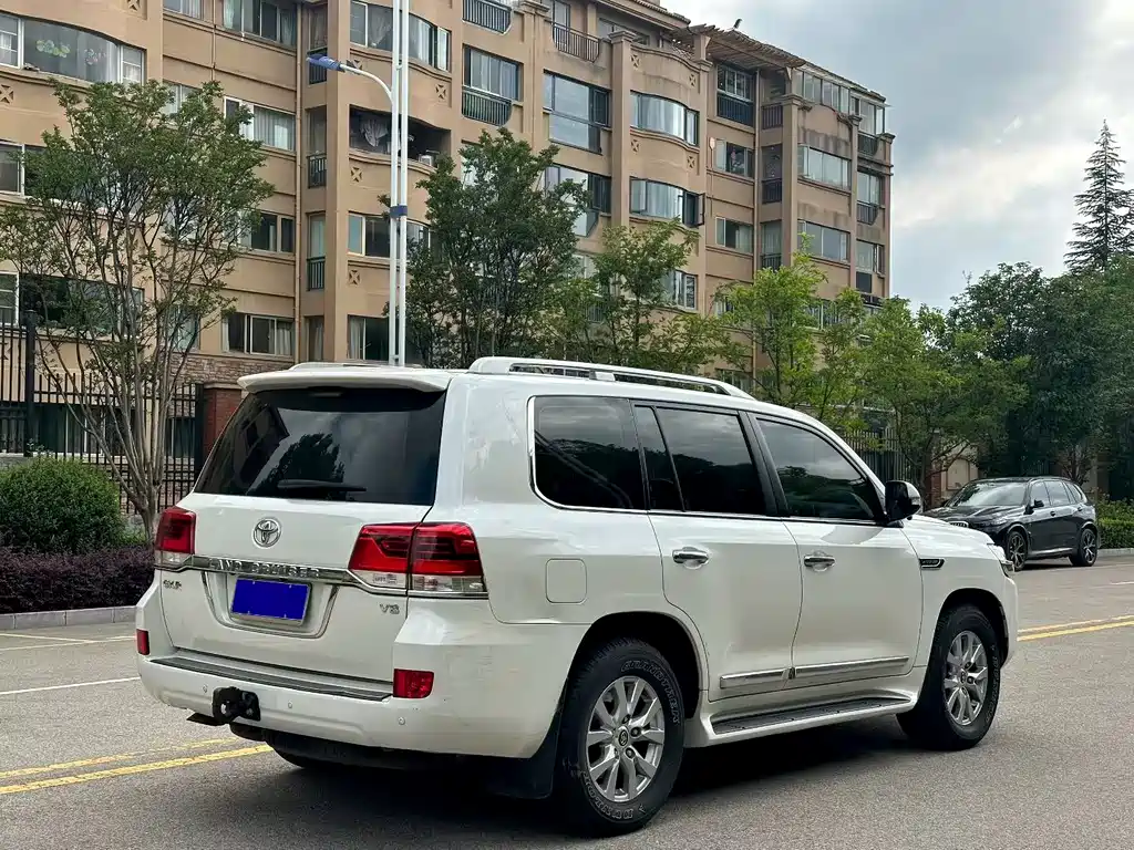 Toyota Land Cruiser 2020 — фото 4