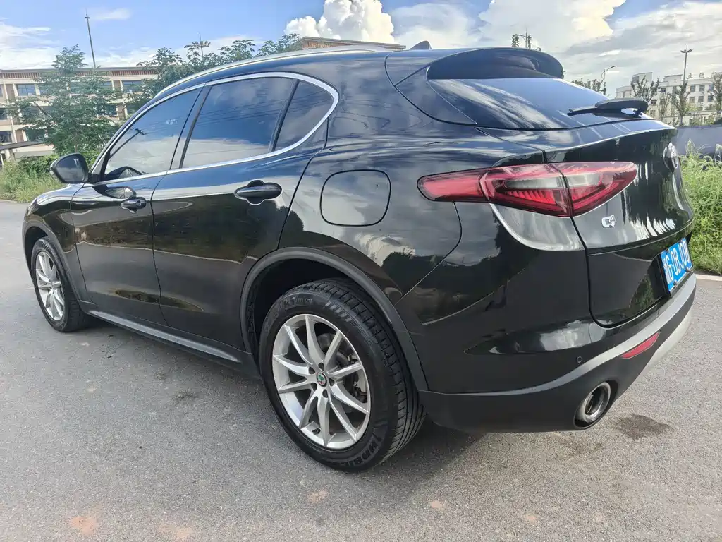 Alfa Romeo Stelvio 2018 — фото 3