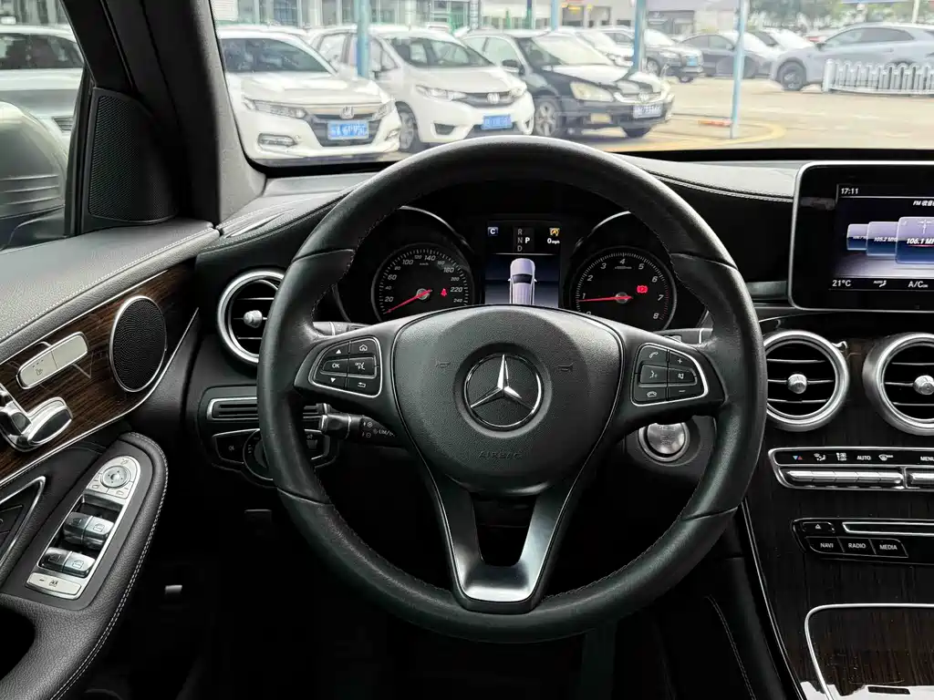 Mercedes-Benz GLC 2019 — фото 15
