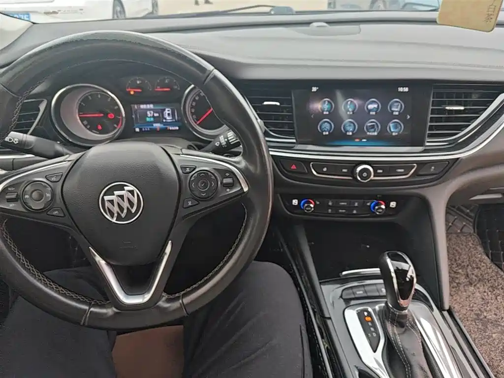 Buick Regal 2019 — фото 10
