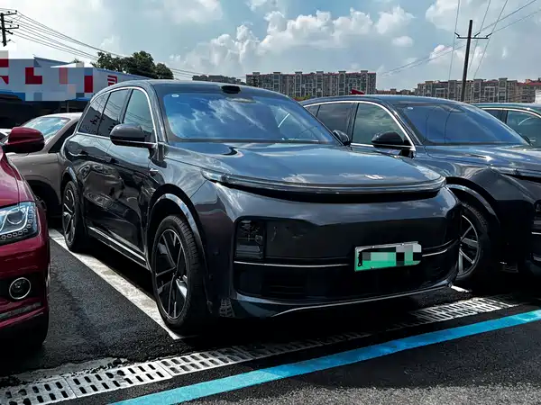 Li Auto L8 2025