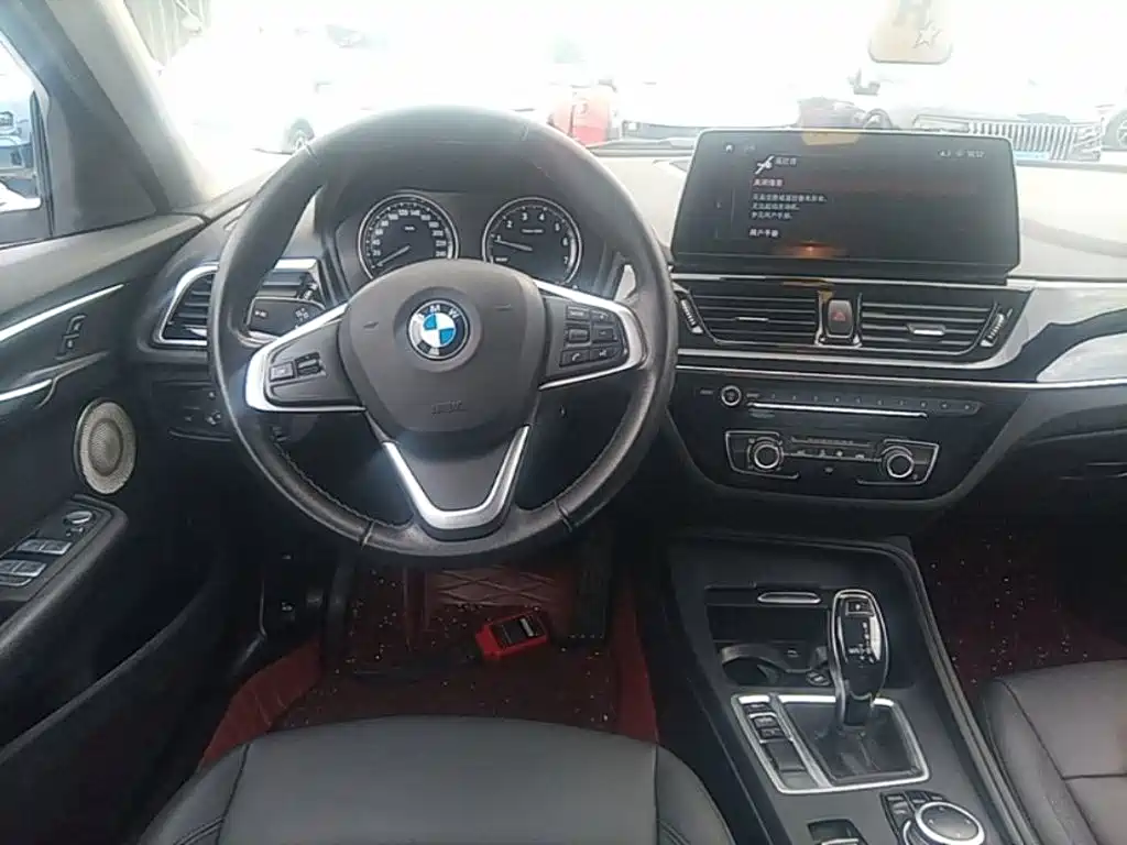 BMW 1 Series 2022 — фото 11