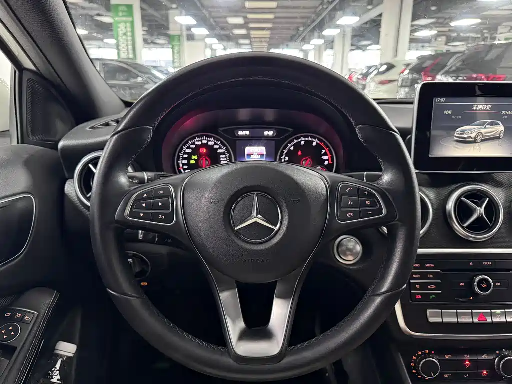 Mercedes-Benz A-Class 2016 — фото 13