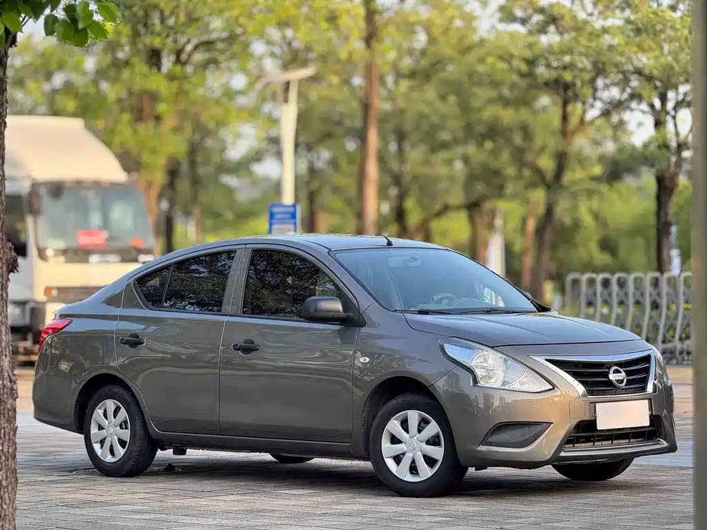 Nissan Sunny 2015 — фото 3