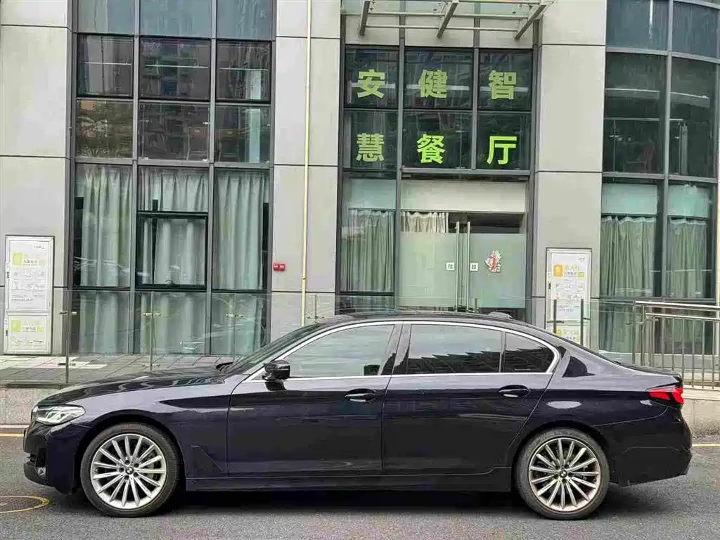 BMW 5 Series 2021 — фото 2