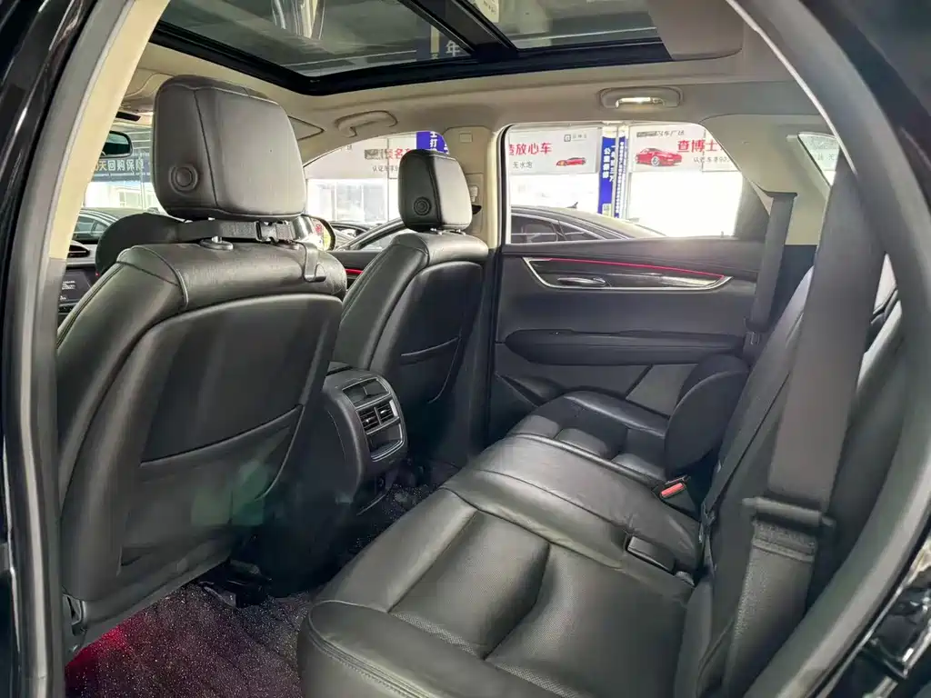 Cadillac XT5 2016 — фото 10