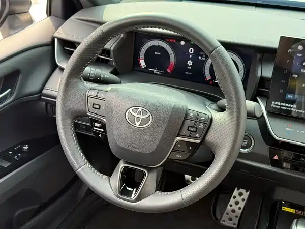 Toyota Camry 2025