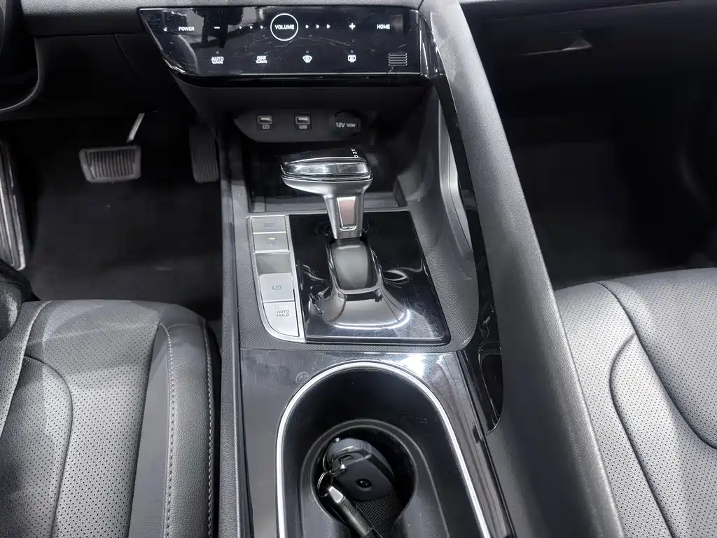 Hyundai Elantra 2022 — фото 25