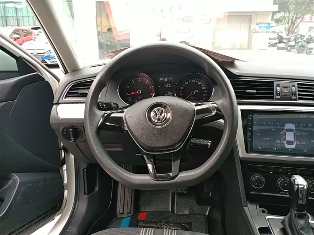 Volkswagen Lamando 2018 — фото 11