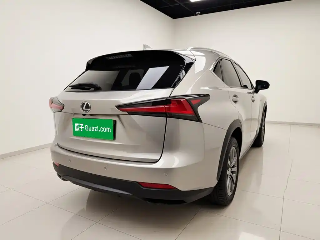 Lexus NX 2021