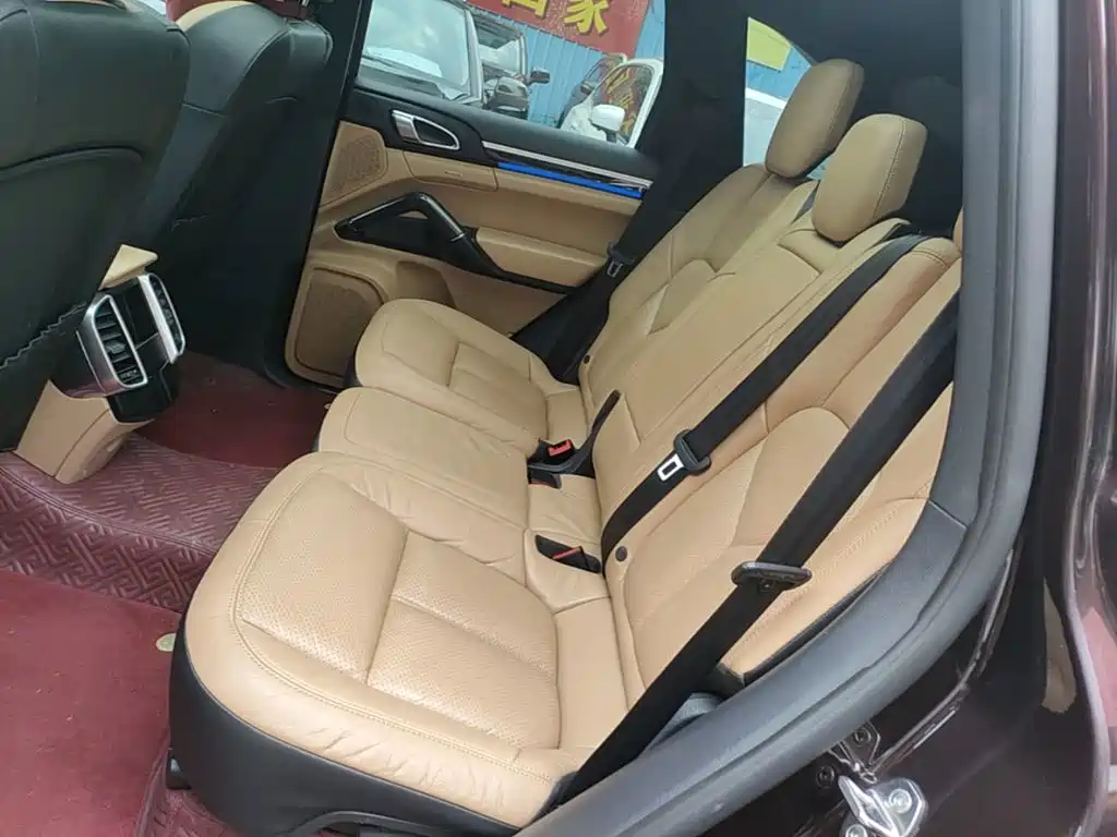 Porsche Cayenne 2016 — фото 17
