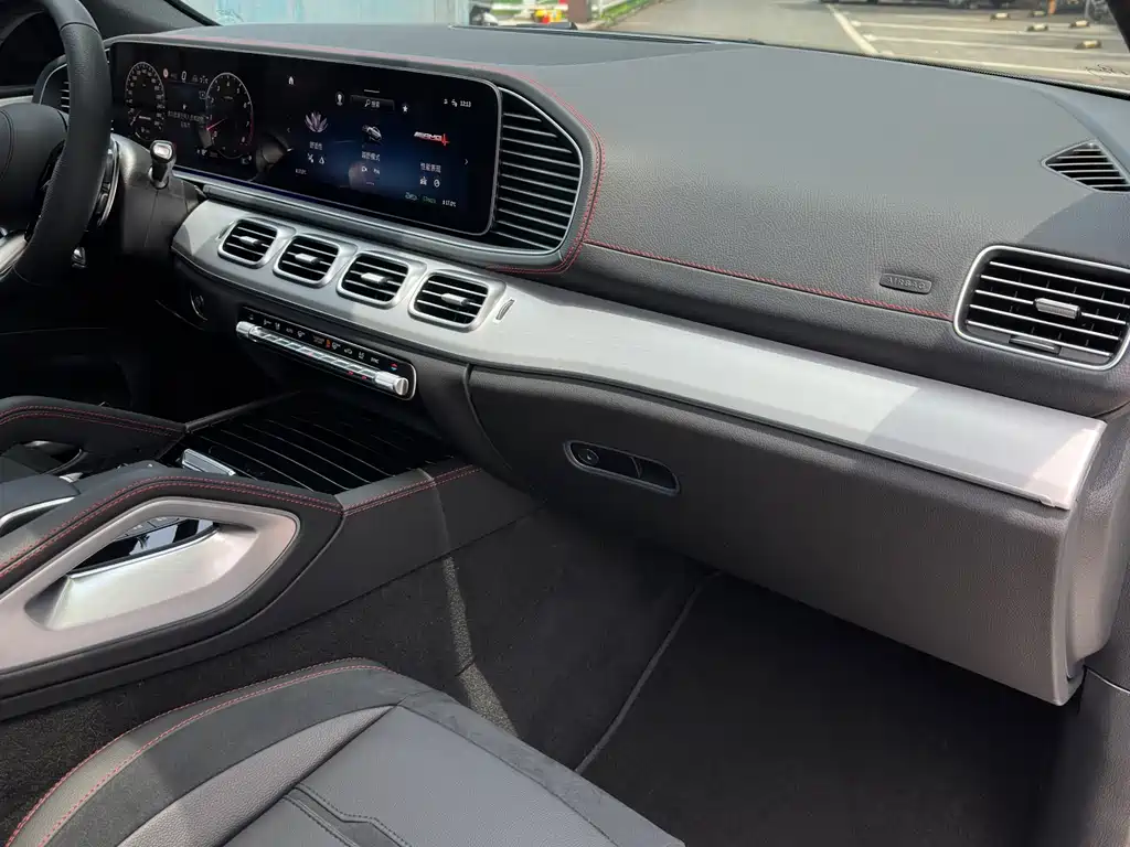 Mercedes-Benz GLE AMG 2026 — фото 12