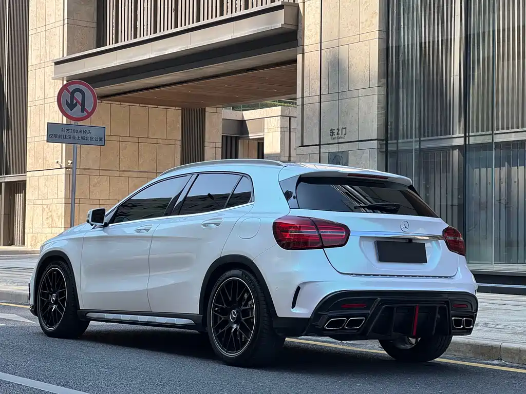 Mercedes-Benz GLA AMG 2016 — фото 22
