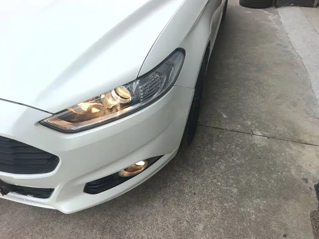 Ford Mondeo 2015 — фото 24