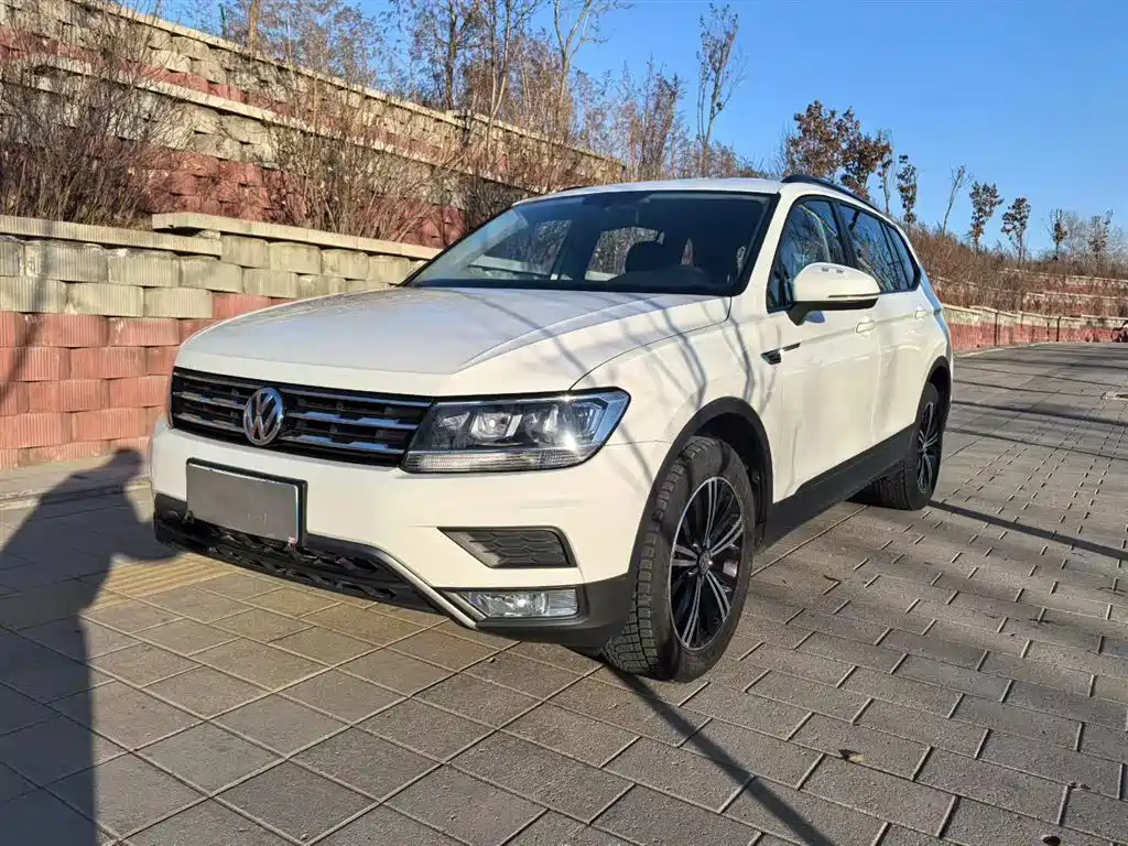 Volkswagen Tiguan L 2020 — фото 2