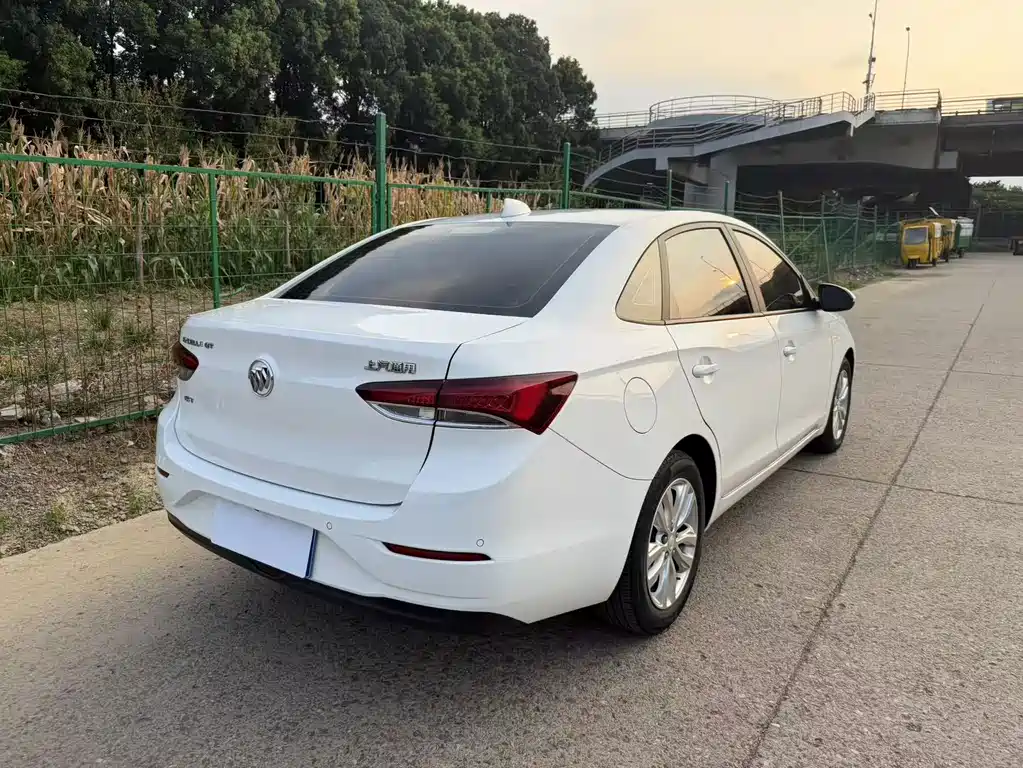 Buick Excelle 2020 — фото 12