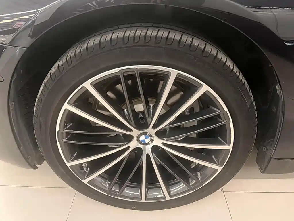 BMW 5 Series 2022