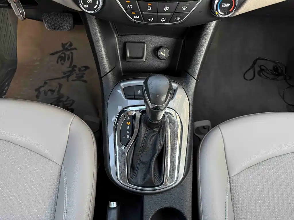 Chevrolet Cruze 2015 — фото 11