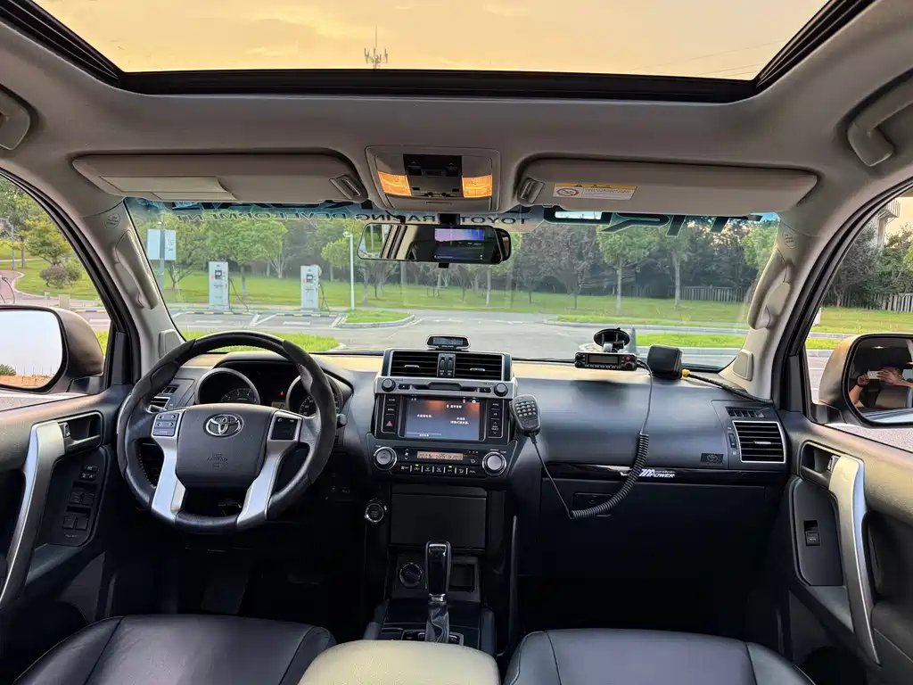 Toyota Prado 2016 — фото 13
