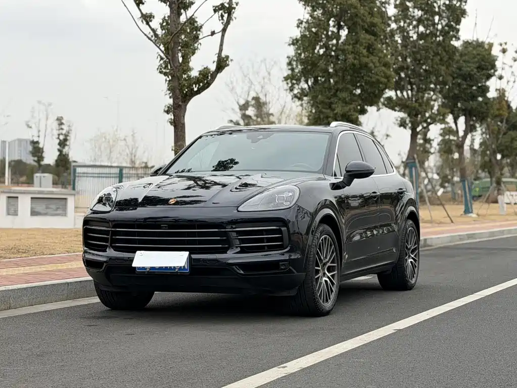 Porsche Cayenne 2020 — фото 1