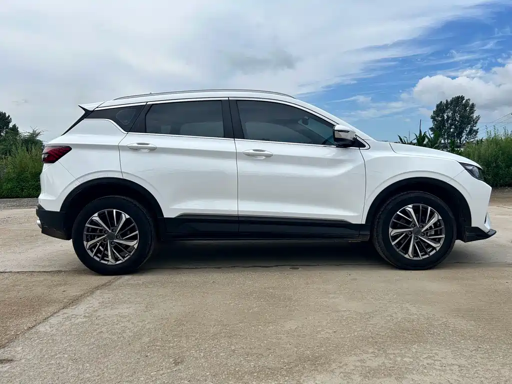 Geely Binyue 2022