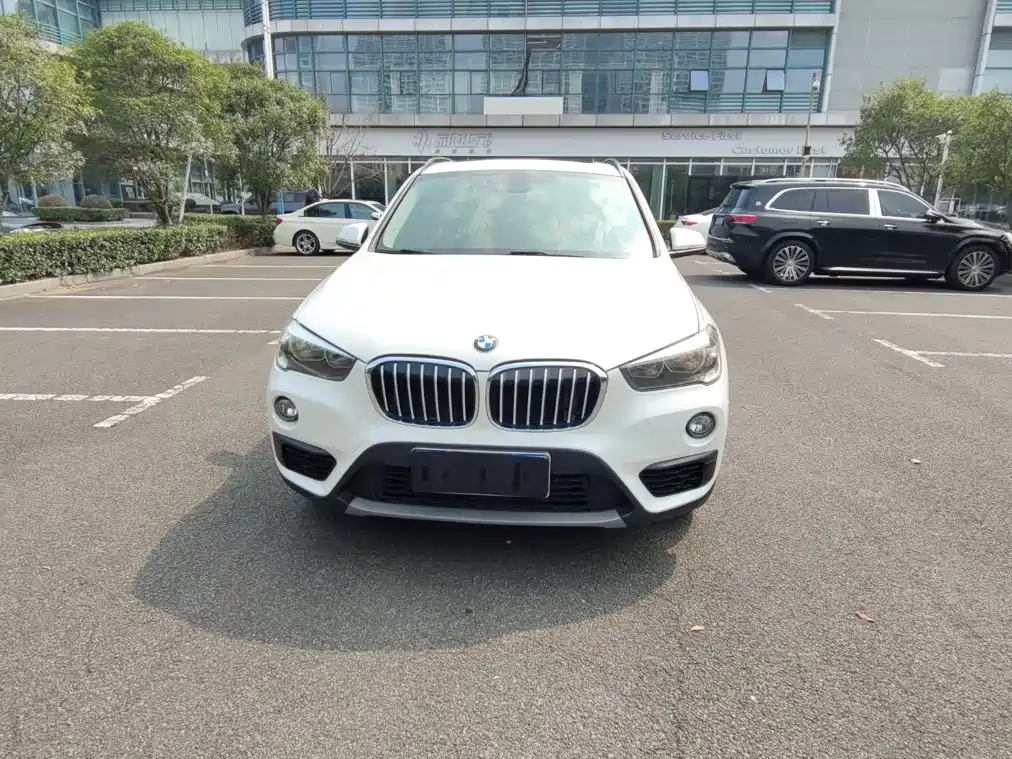BMW X1 2019 — фото 1