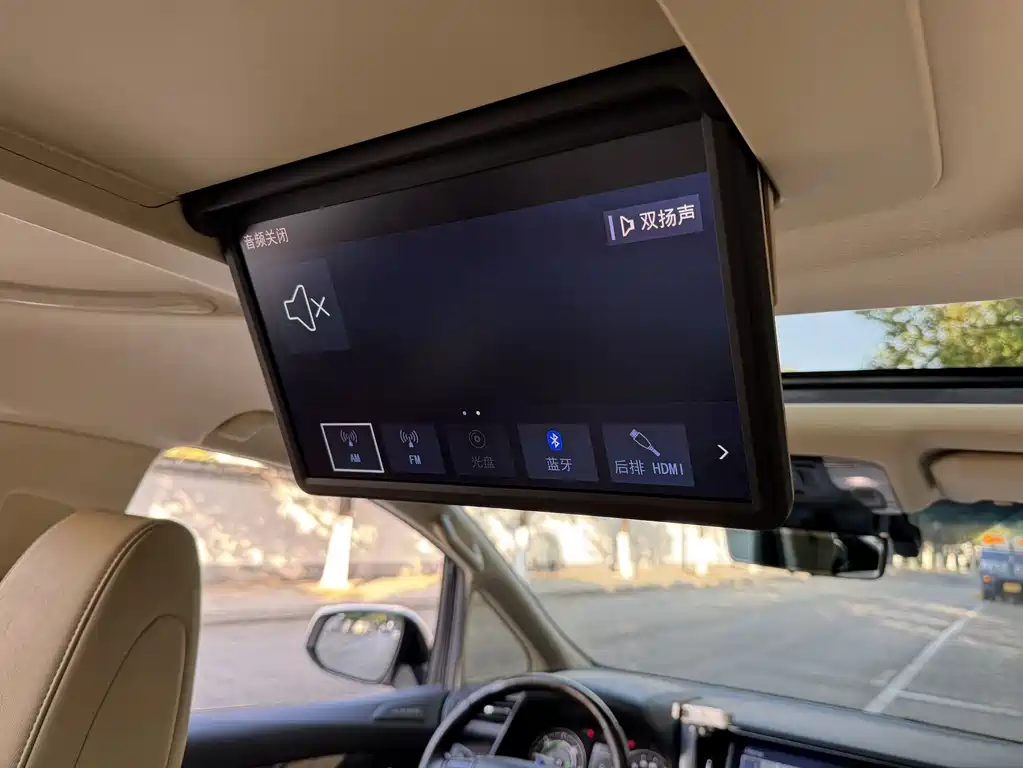 Toyota Alphard 2021 — фото 19
