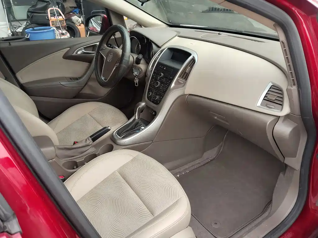 Buick Excelle 2014