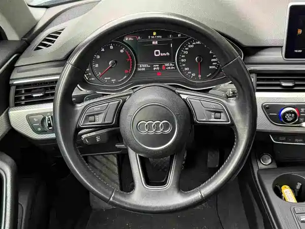 Audi A4L 2018