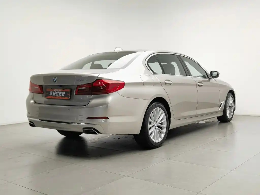 BMW 5 Series 2018 — фото 2