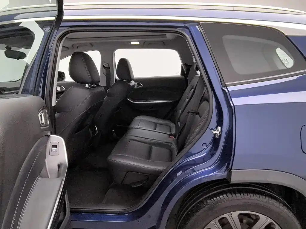 Chery Tiggo 8 2023 — фото 15