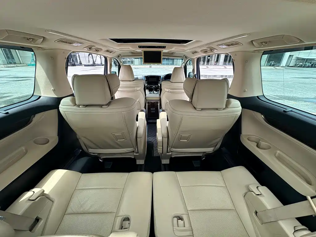 Toyota Alphard 2019 — фото 17