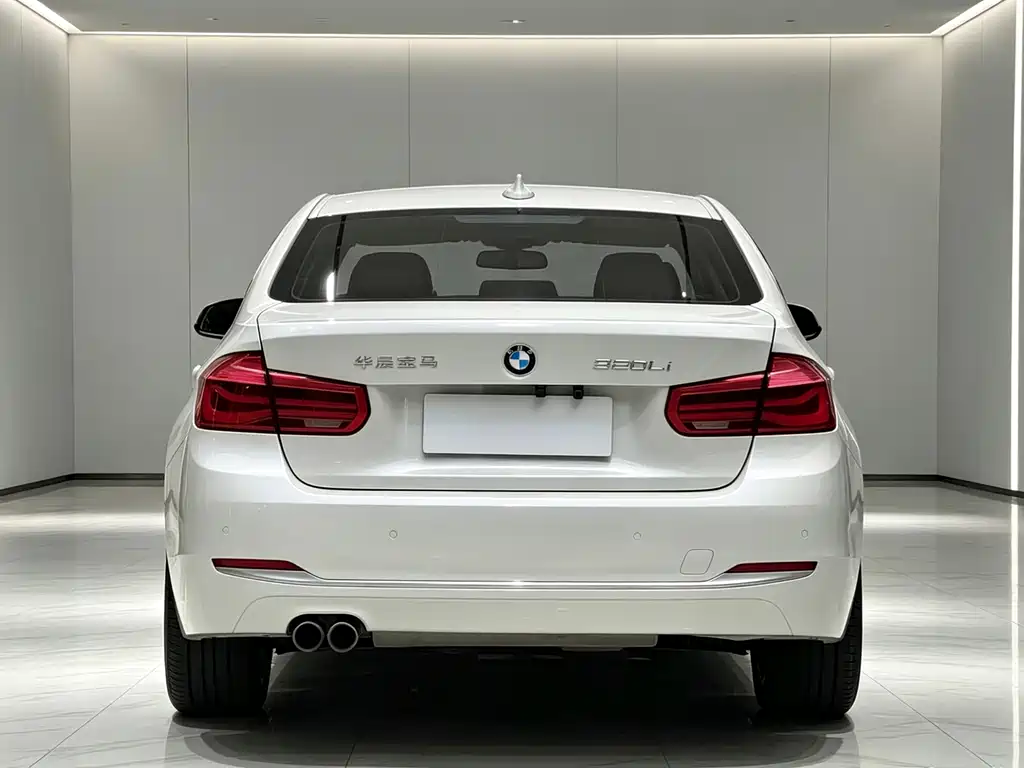 BMW 3 Series 2017 — фото 9