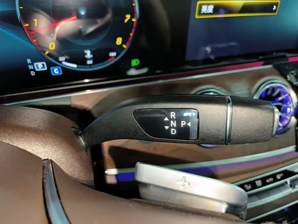 Mercedes-Benz E-Class 2023 — фото 14