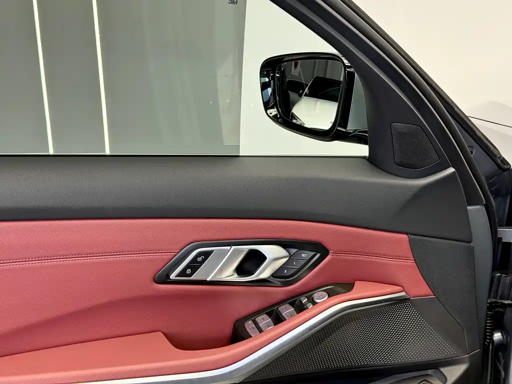 BMW 3 Series 2025 — фото 14